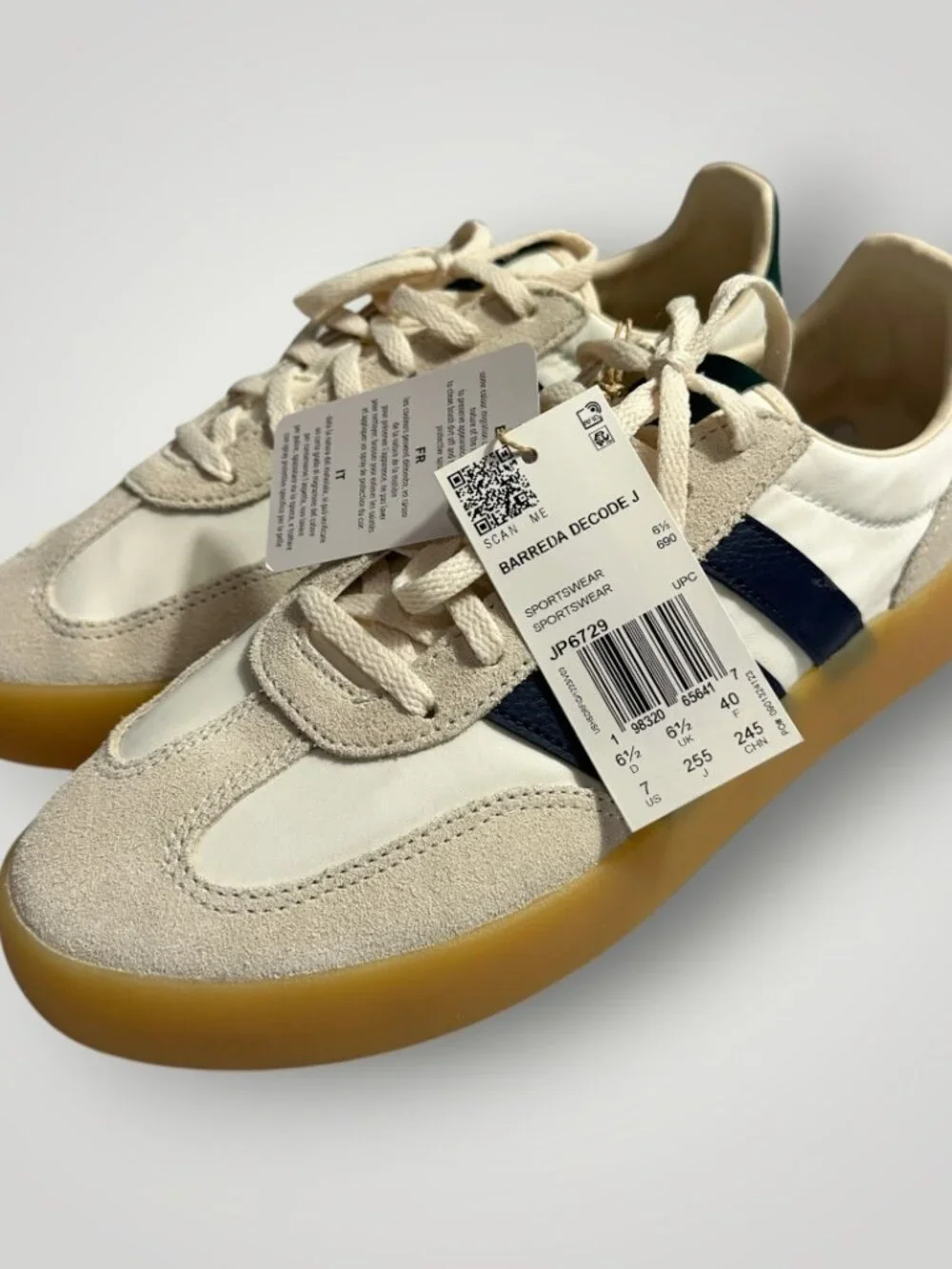 ADIDAS Barreda Decode J SIZE 7 new WITH BOX